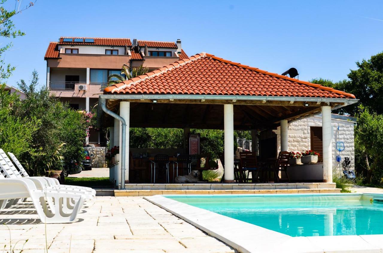 Marazul Apartments Povljana Esterno foto